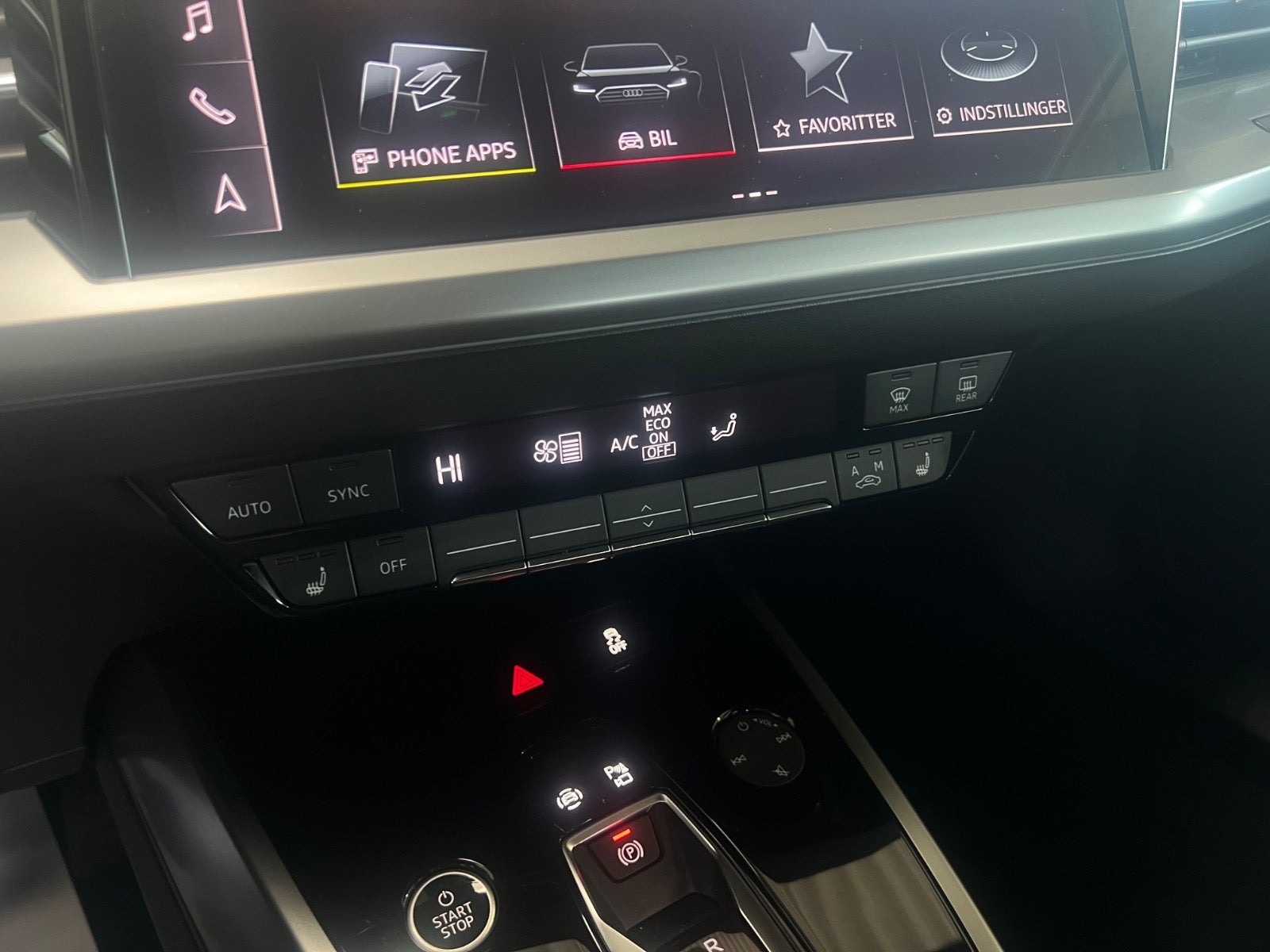 Grå Audi Q4 e-tron fra 2025