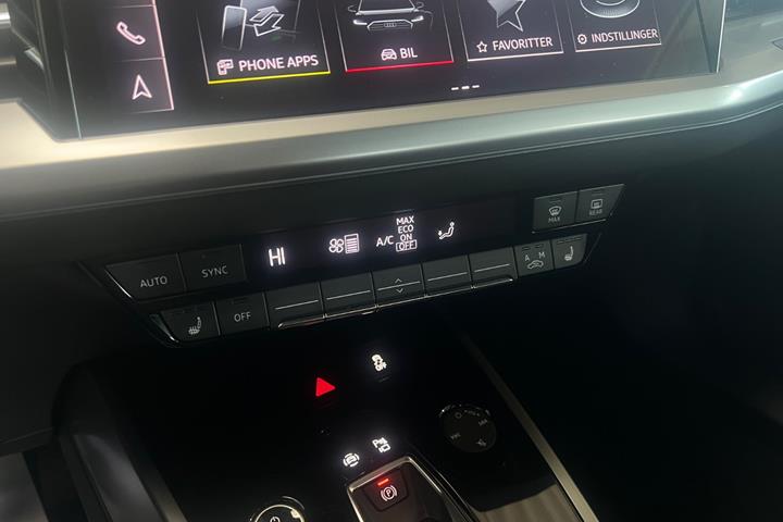 Grå Audi Q4 e-tron fra 2025