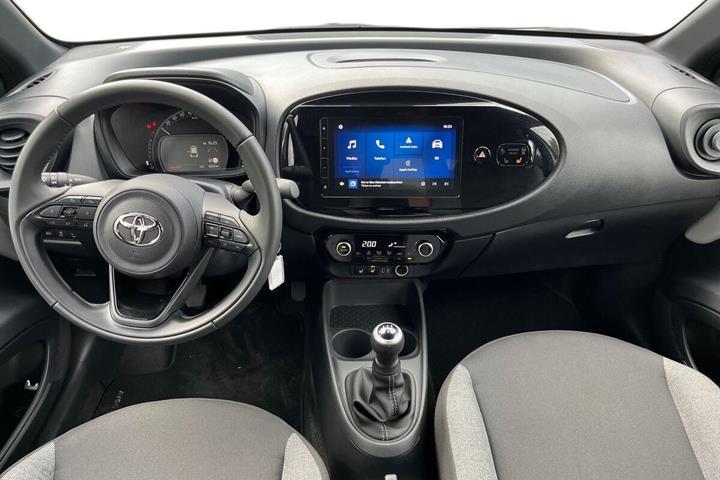 Hvid Toyota Aygo X fra 2025