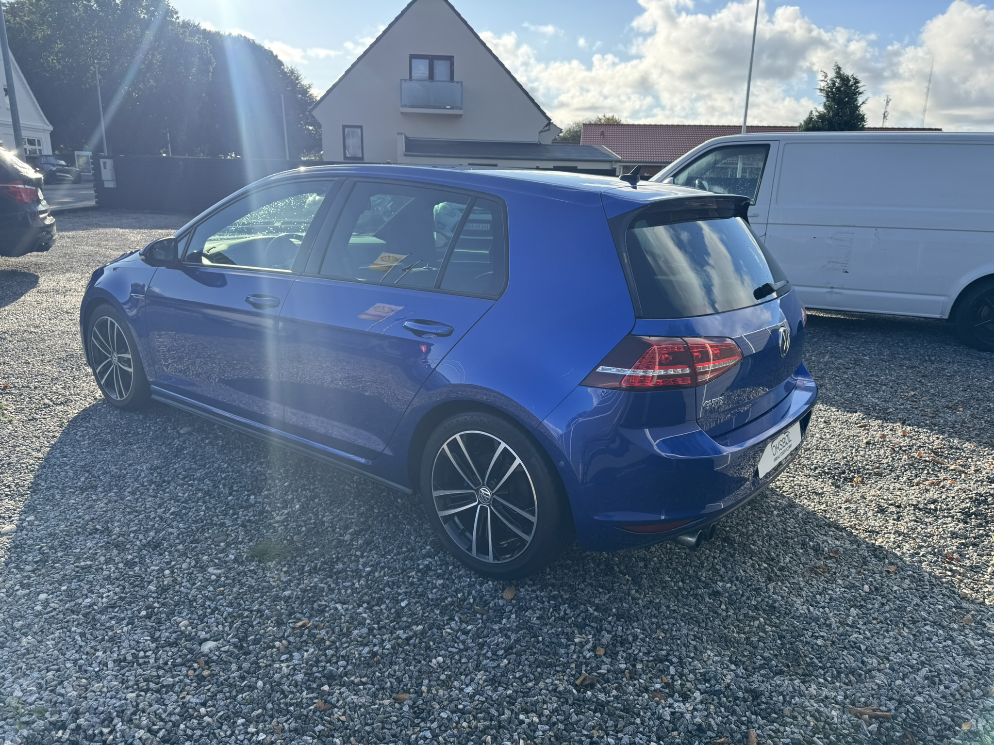 Blå VW Golf fra 2016