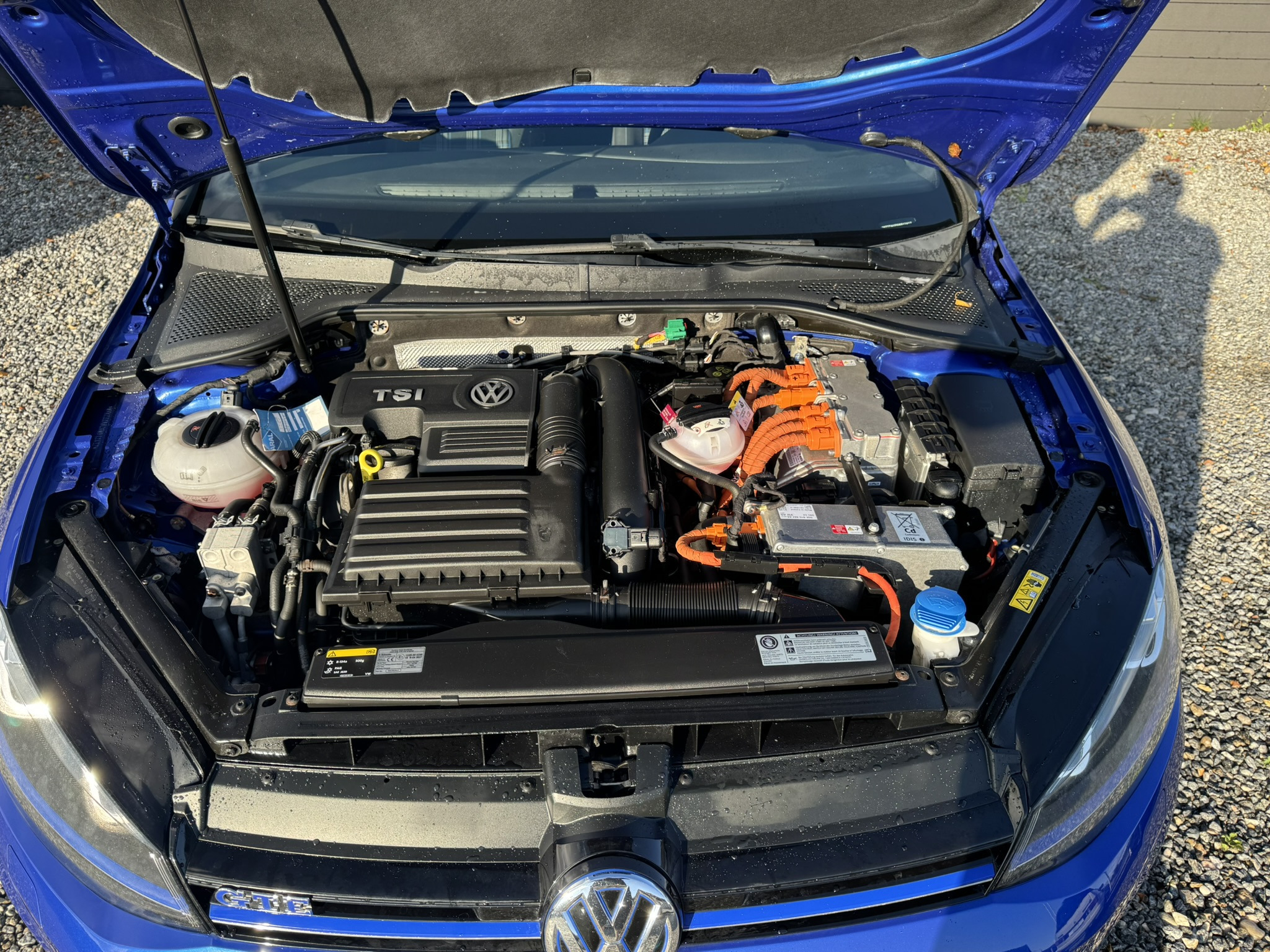 Blå VW Golf fra 2016