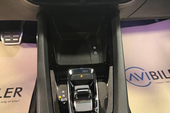 Grå Skoda Octavia fra 2022