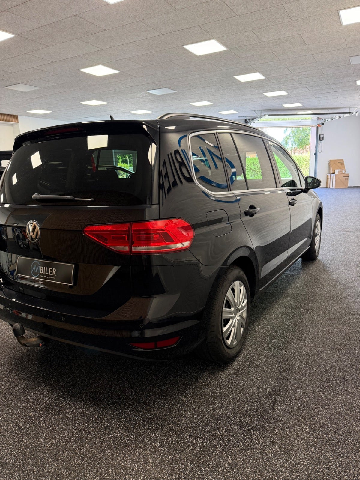 Sort VW Touran fra 2019