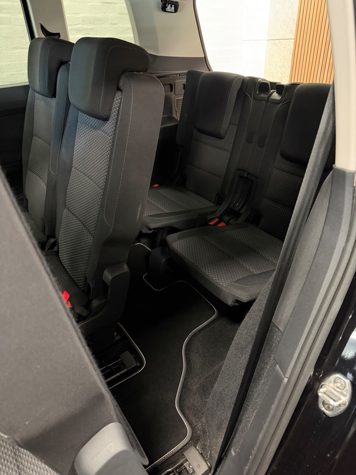 Sort VW Touran fra 2019