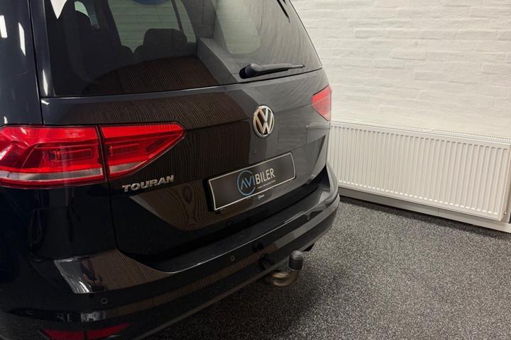 Sort VW Touran fra 2019