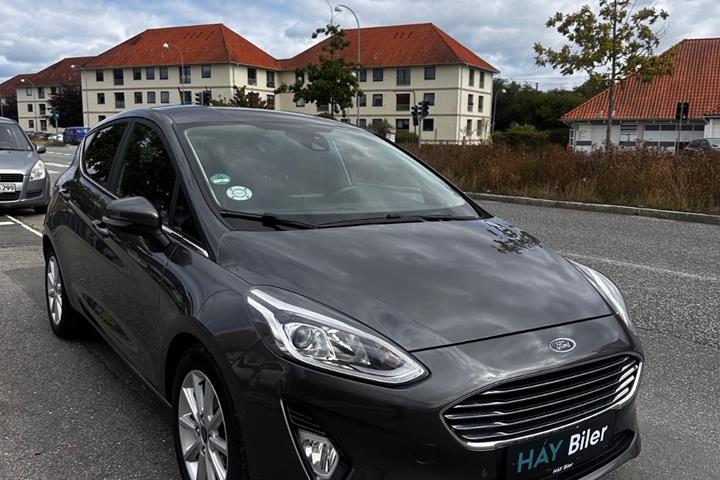 Grå Ford Fiesta fra 2018