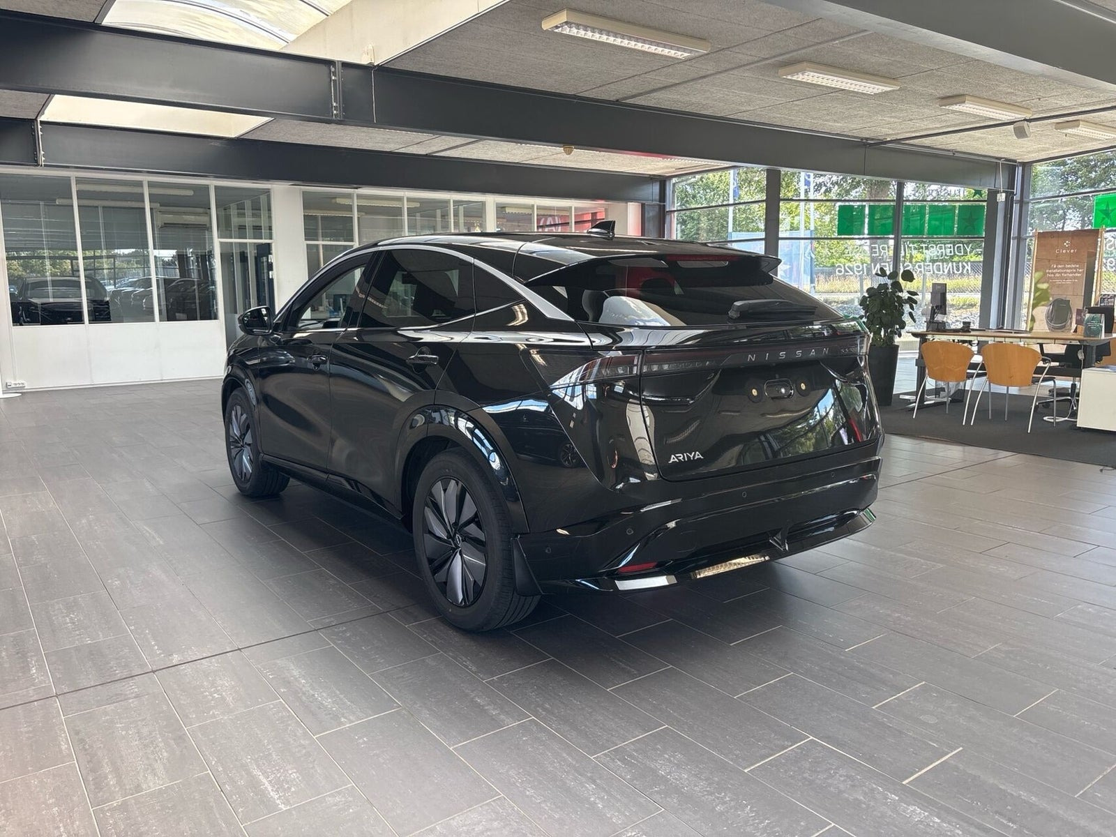 Sort Nissan Ariya fra 2022