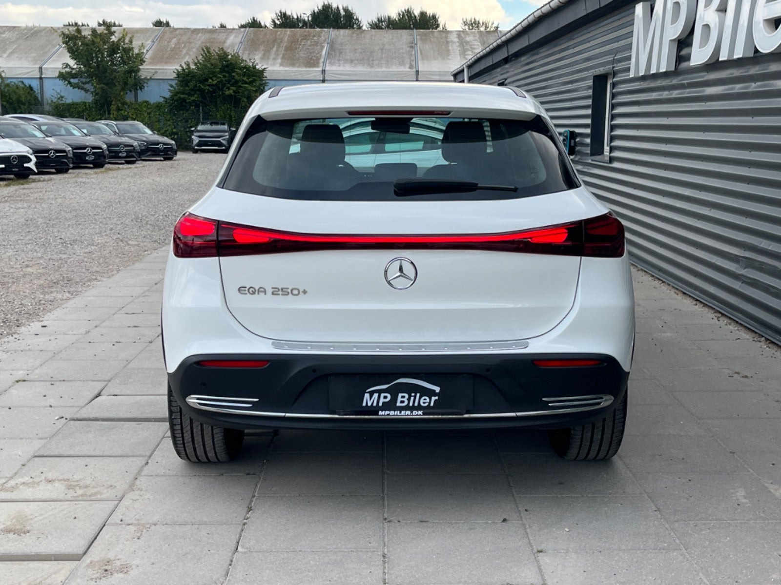 Hvid Mercedes EQA250+ fra 2024