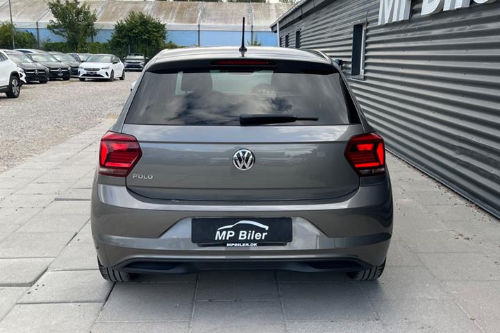 Grå VW Polo fra 2019
