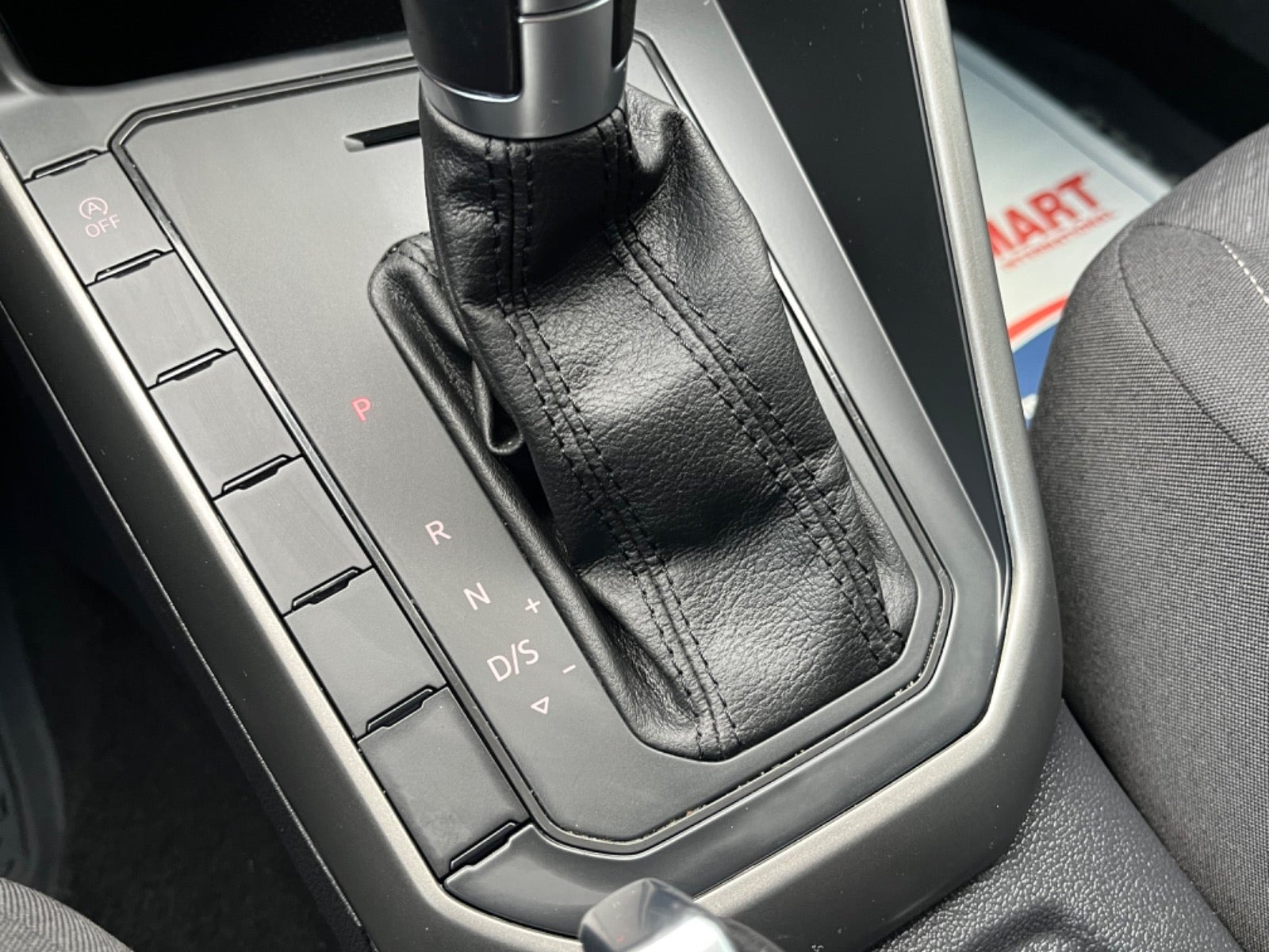 Grå VW Polo fra 2019