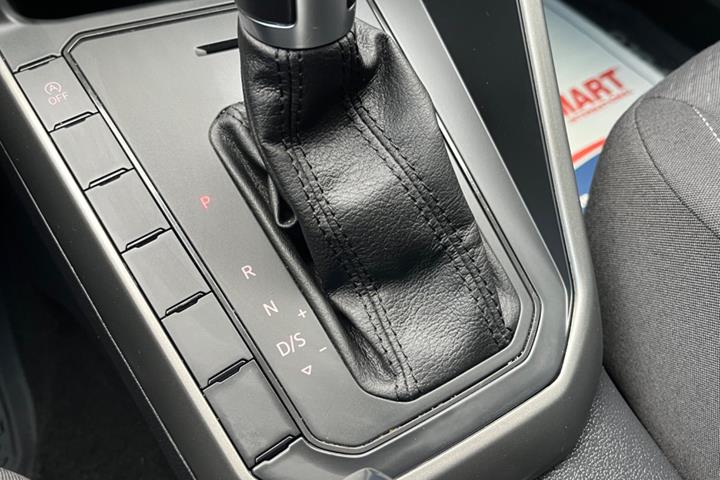 Grå VW Polo fra 2019