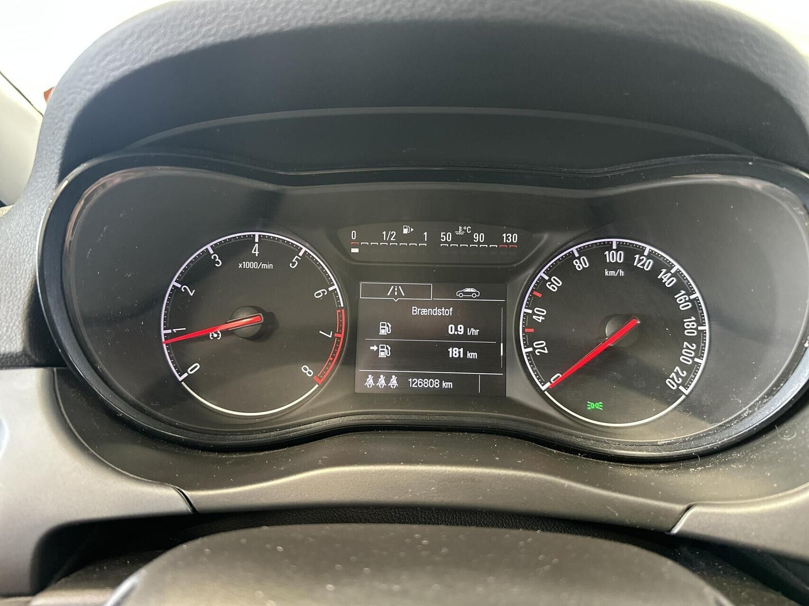Beige Opel Corsa fra 2019