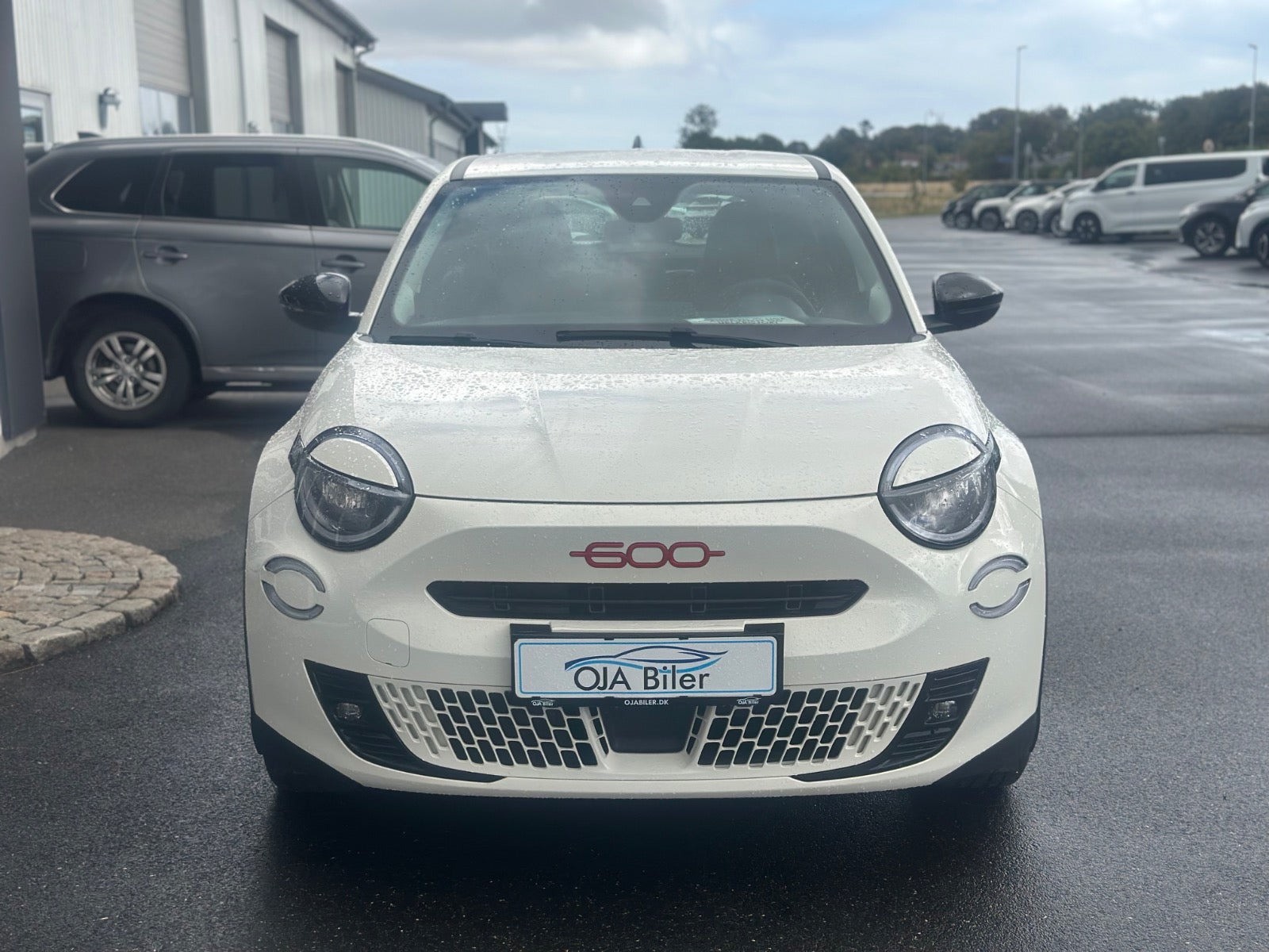 Hvid Fiat 600e fra 2024