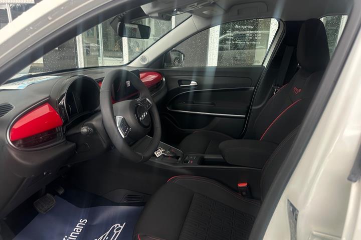 Hvid Fiat 600e fra 2024