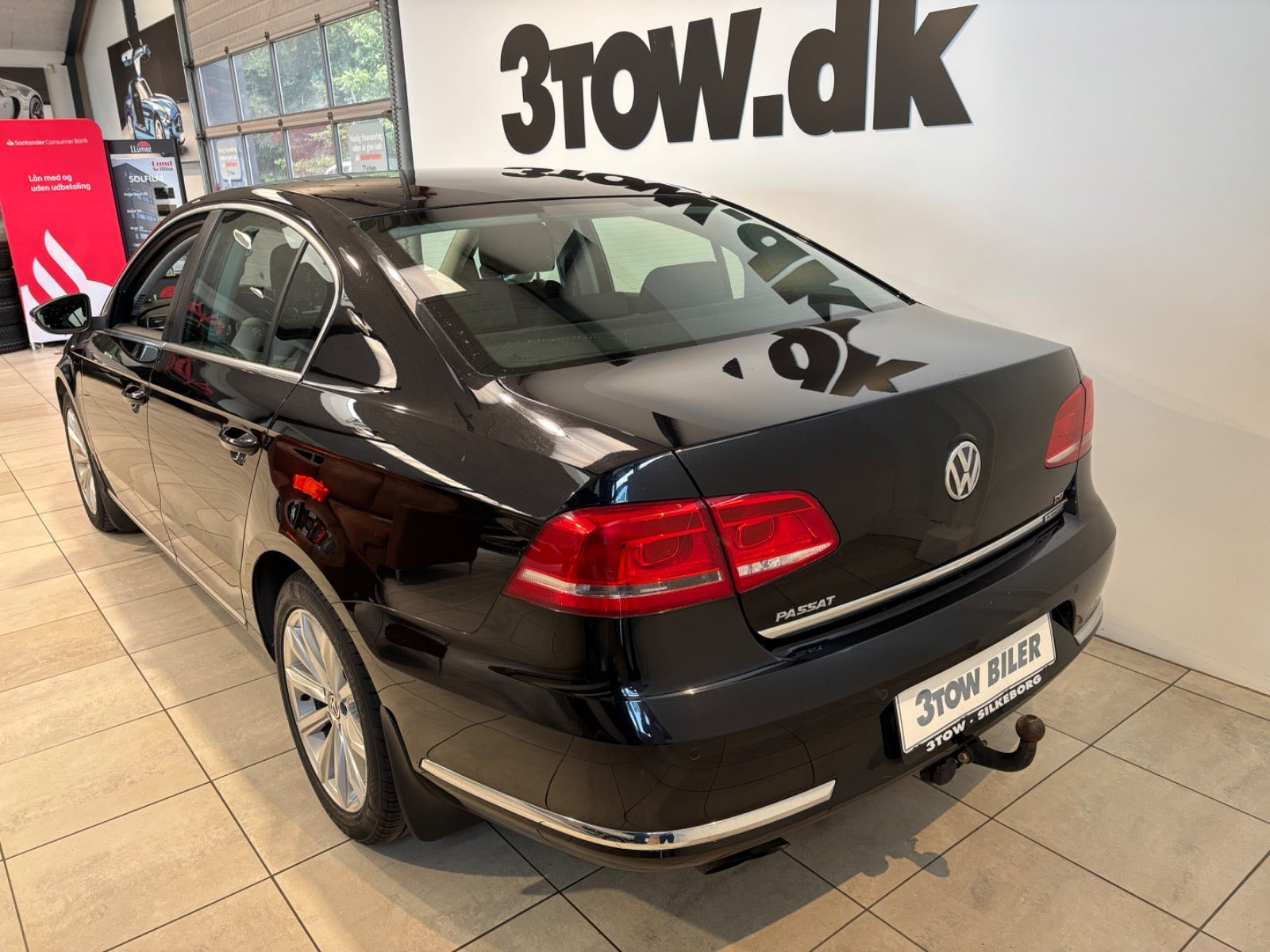 Sort VW Passat fra 2014