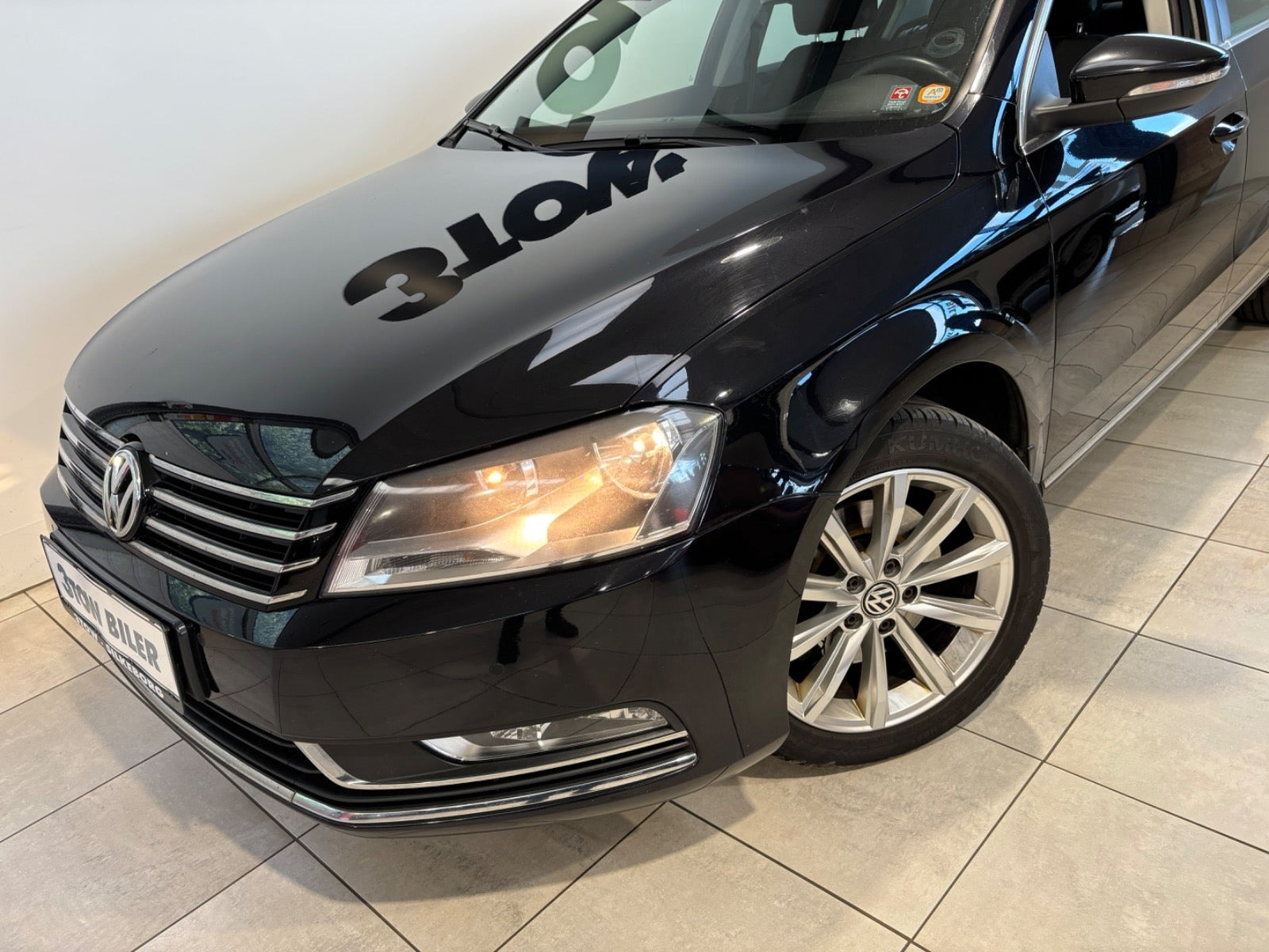 Sort VW Passat fra 2014
