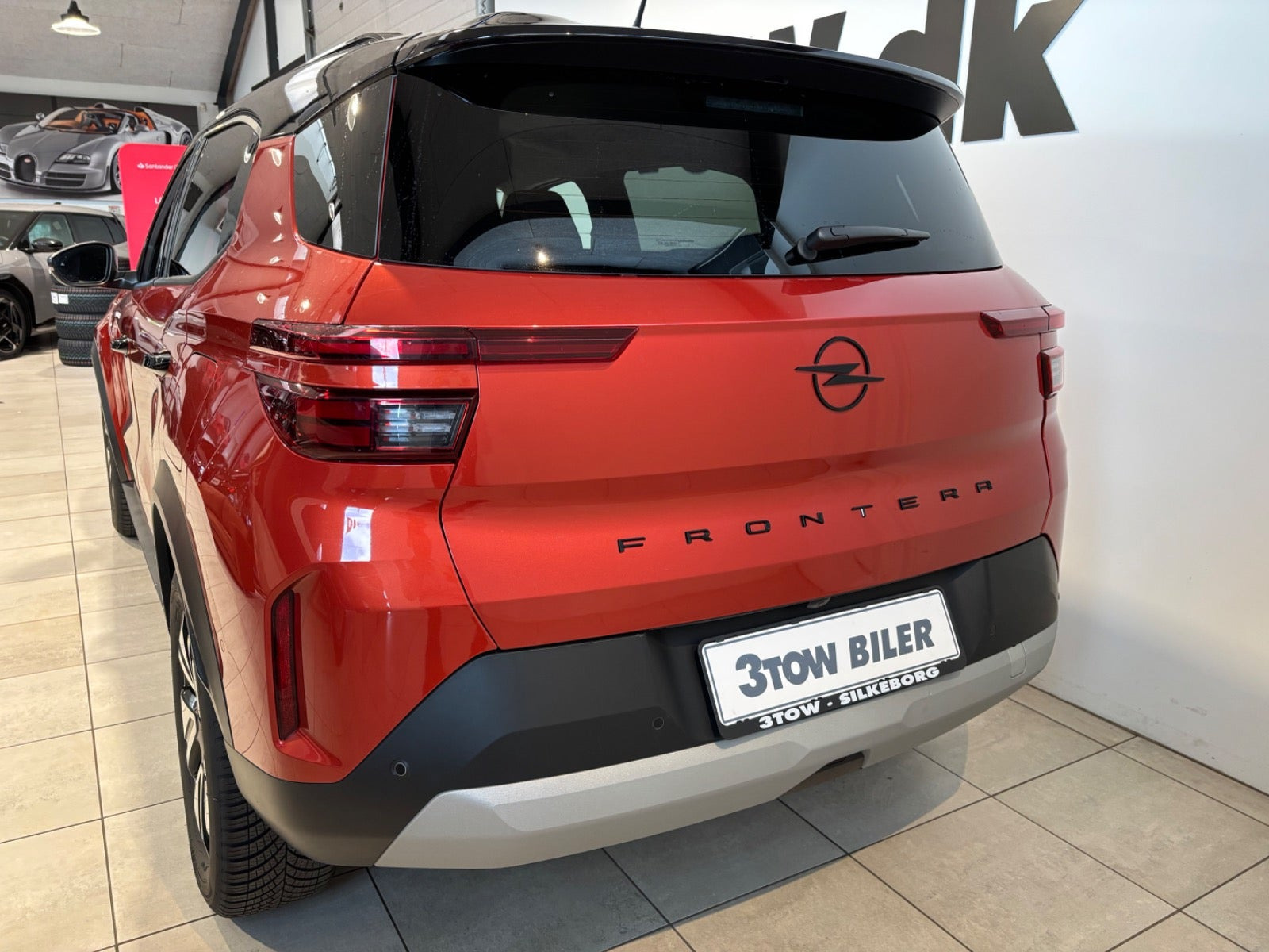 Orange Opel Frontera fra 2025