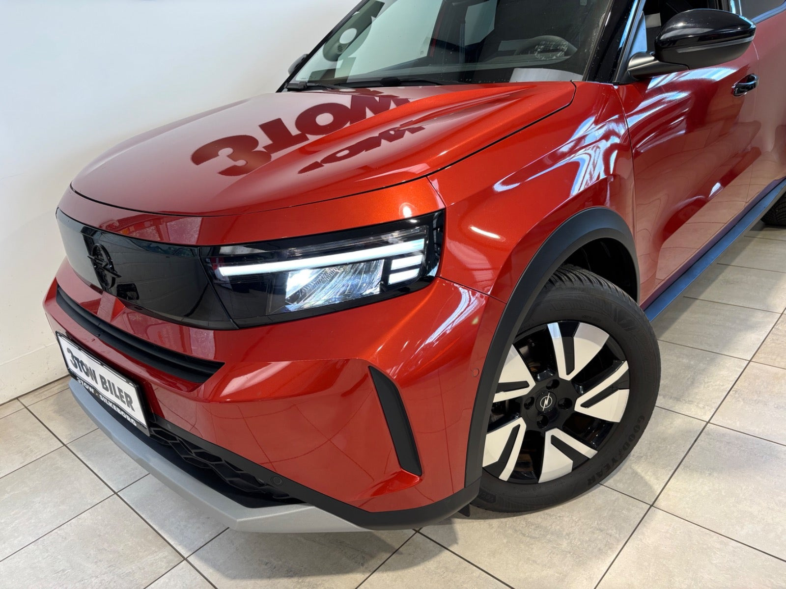 Orange Opel Frontera fra 2025