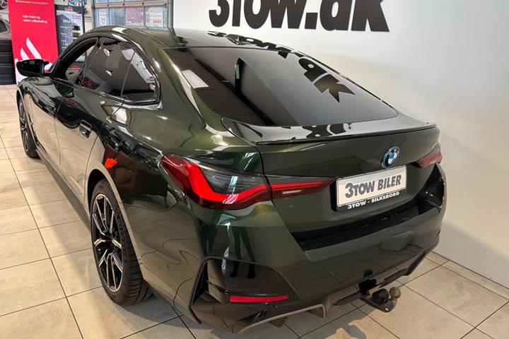 Grøn BMW i4 fra 2024