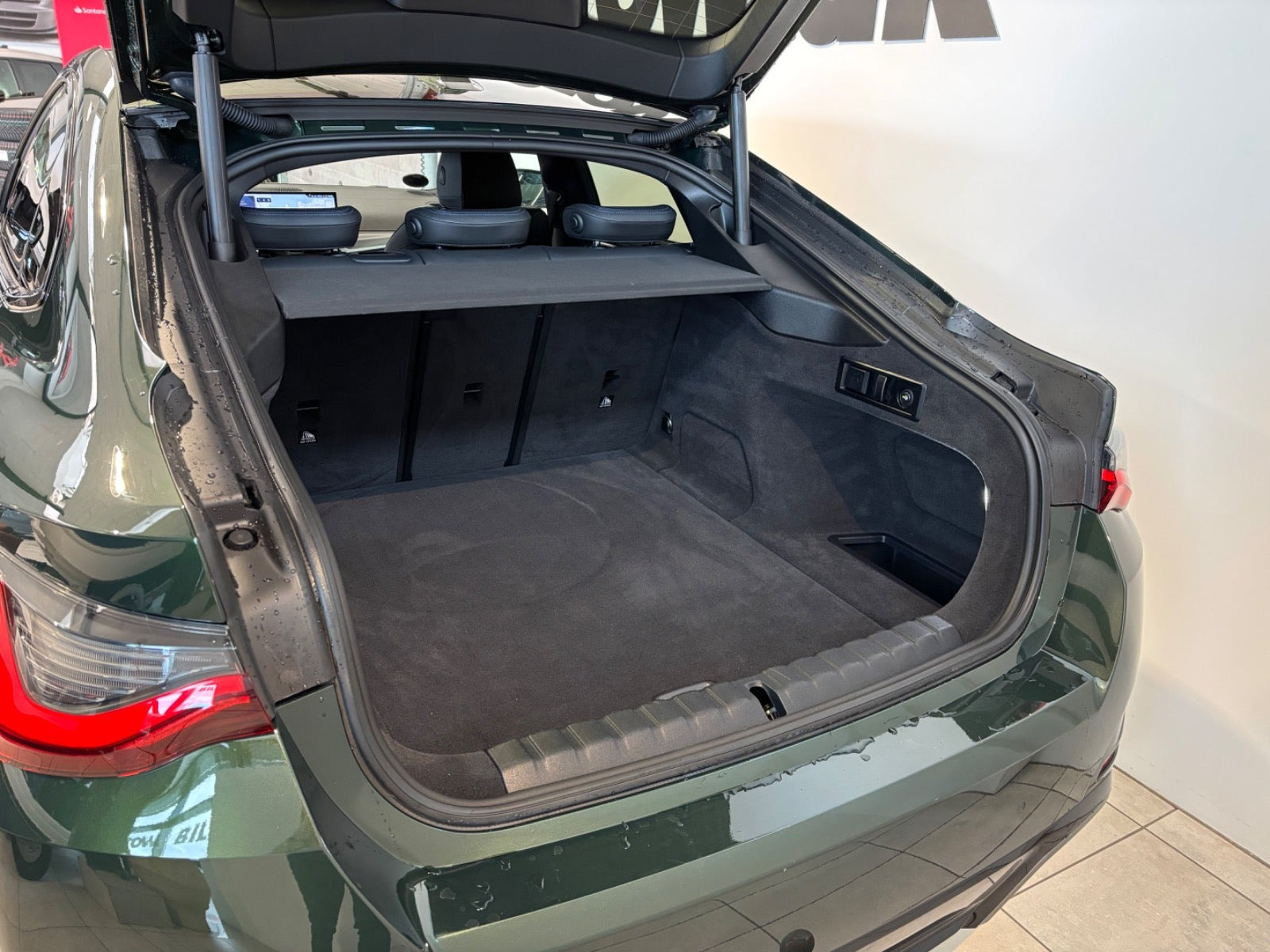 Grøn BMW i4 fra 2024