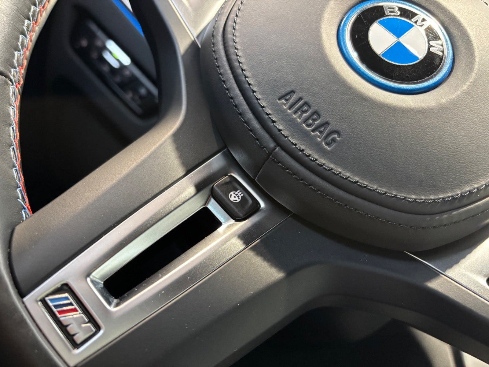 Grøn BMW i4 fra 2024
