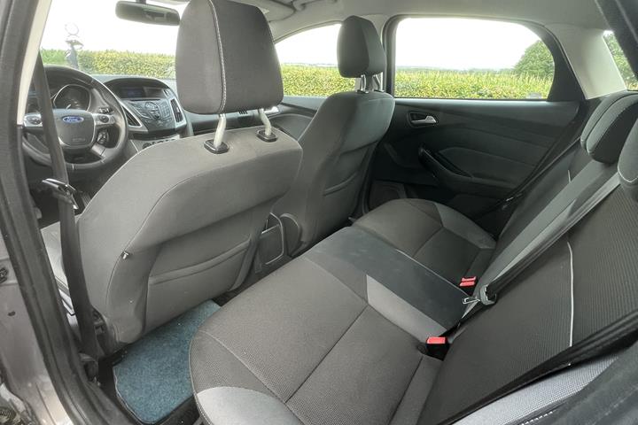 Grå Ford Focus fra 2016