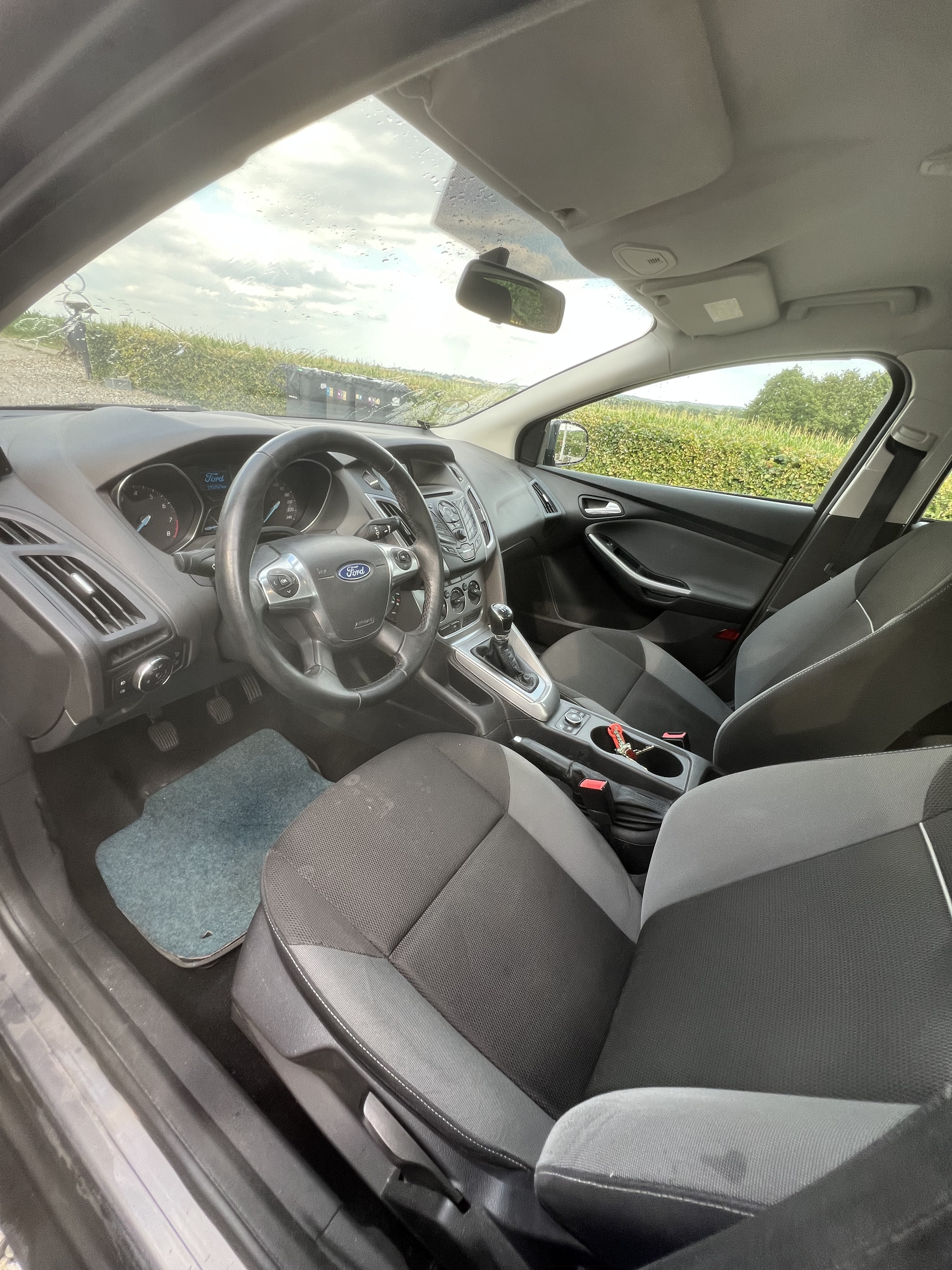Grå Ford Focus fra 2016