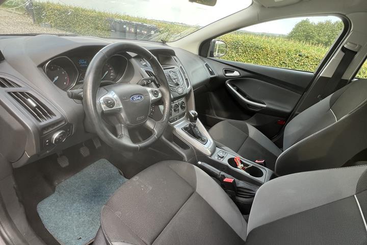 Grå Ford Focus fra 2016