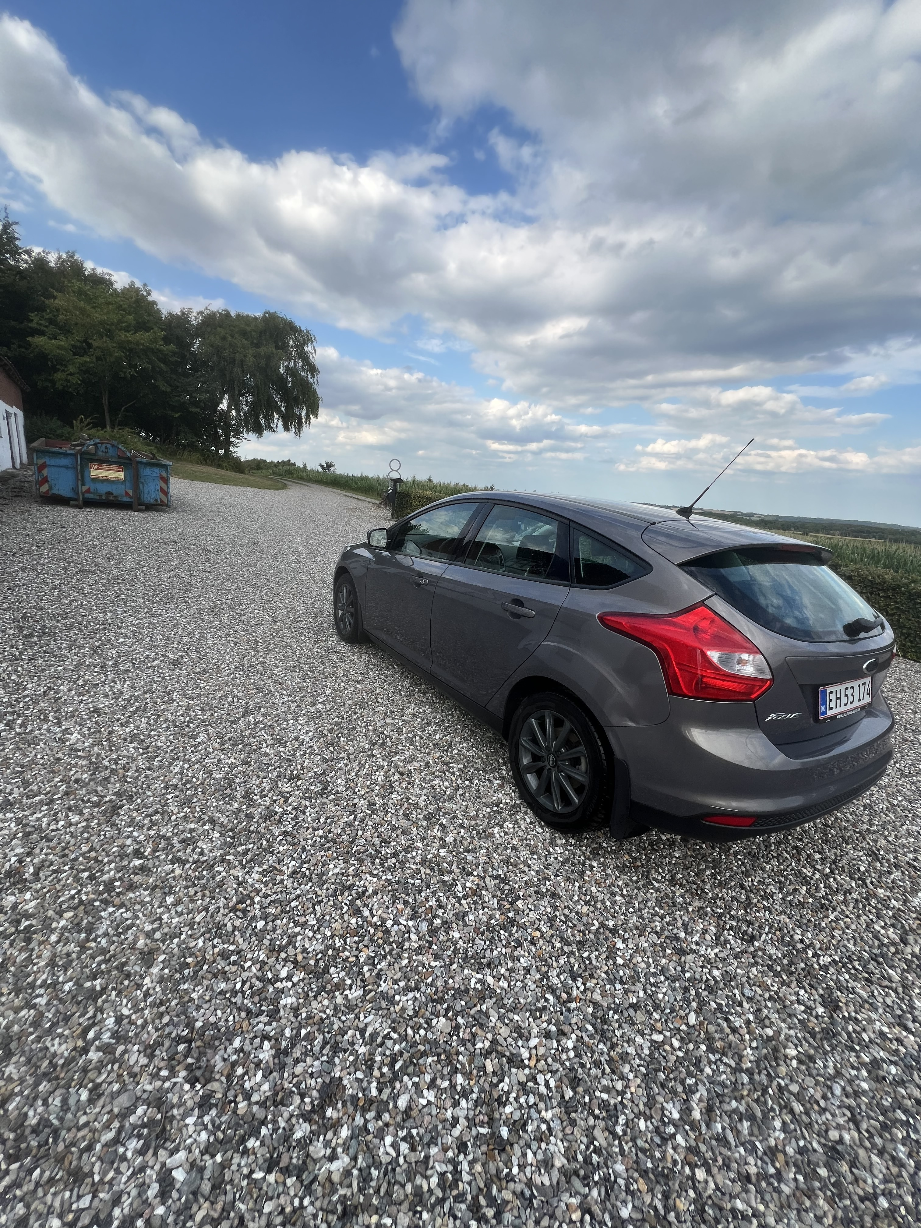 Grå Ford Focus fra 2016