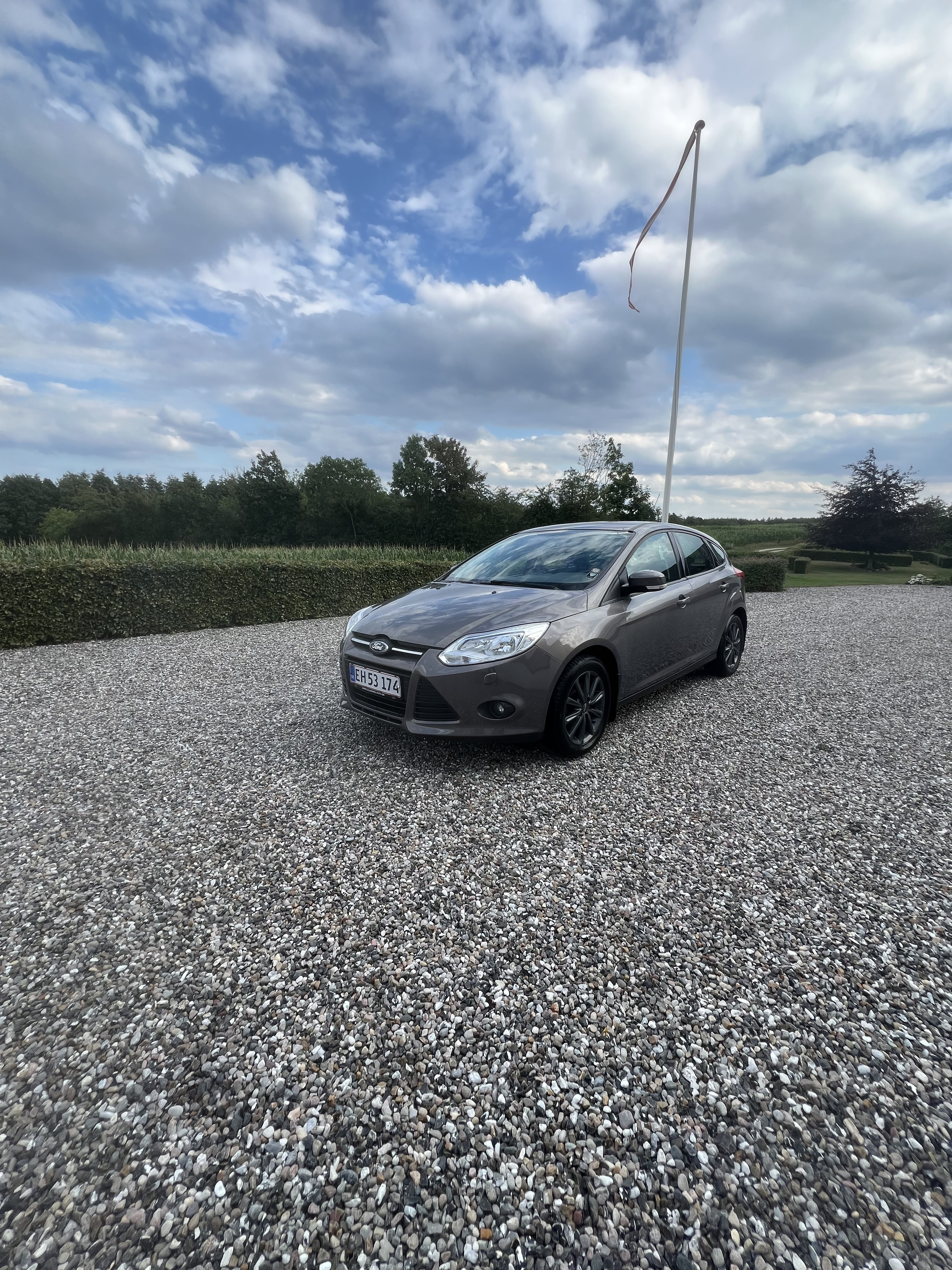 Grå Ford Focus fra 2016