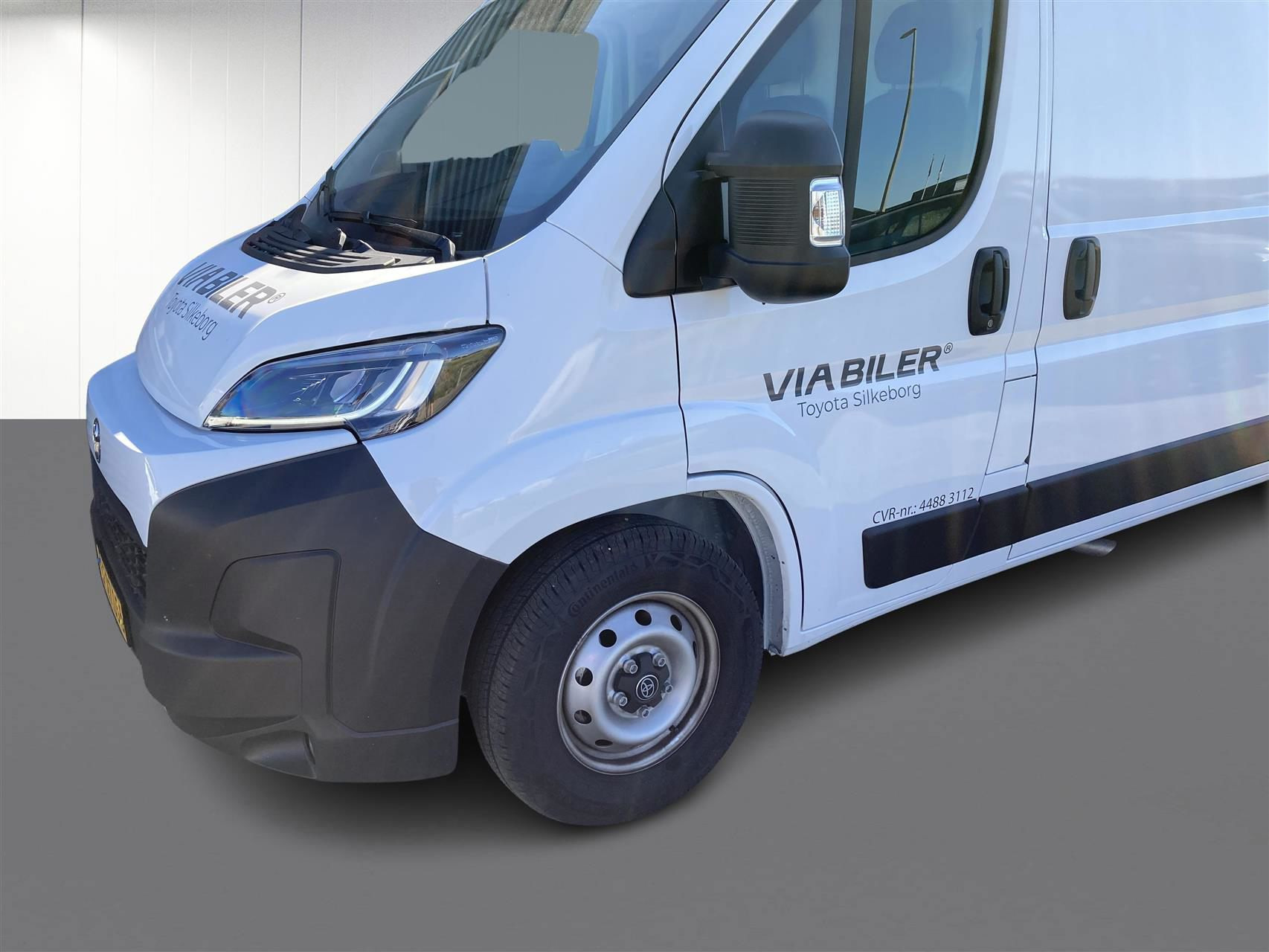 Hvid Toyota Proace Max fra 2025