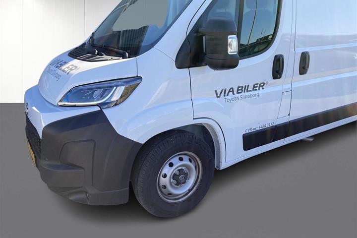 Hvid Toyota Proace Max fra 2025