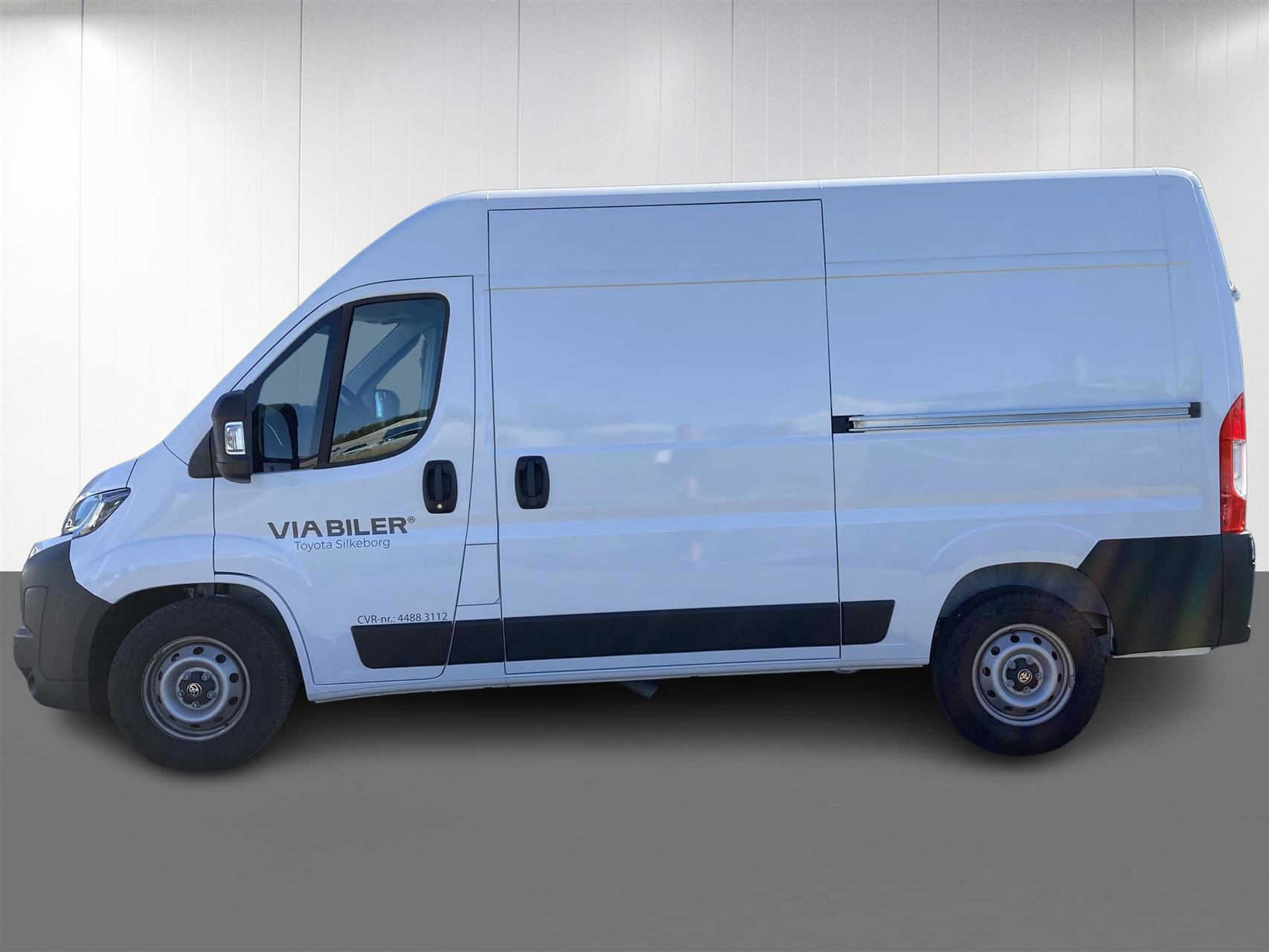 Hvid Toyota Proace Max fra 2025