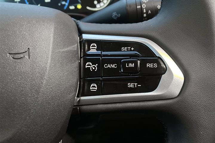 Hvid Toyota Proace Max fra 2025