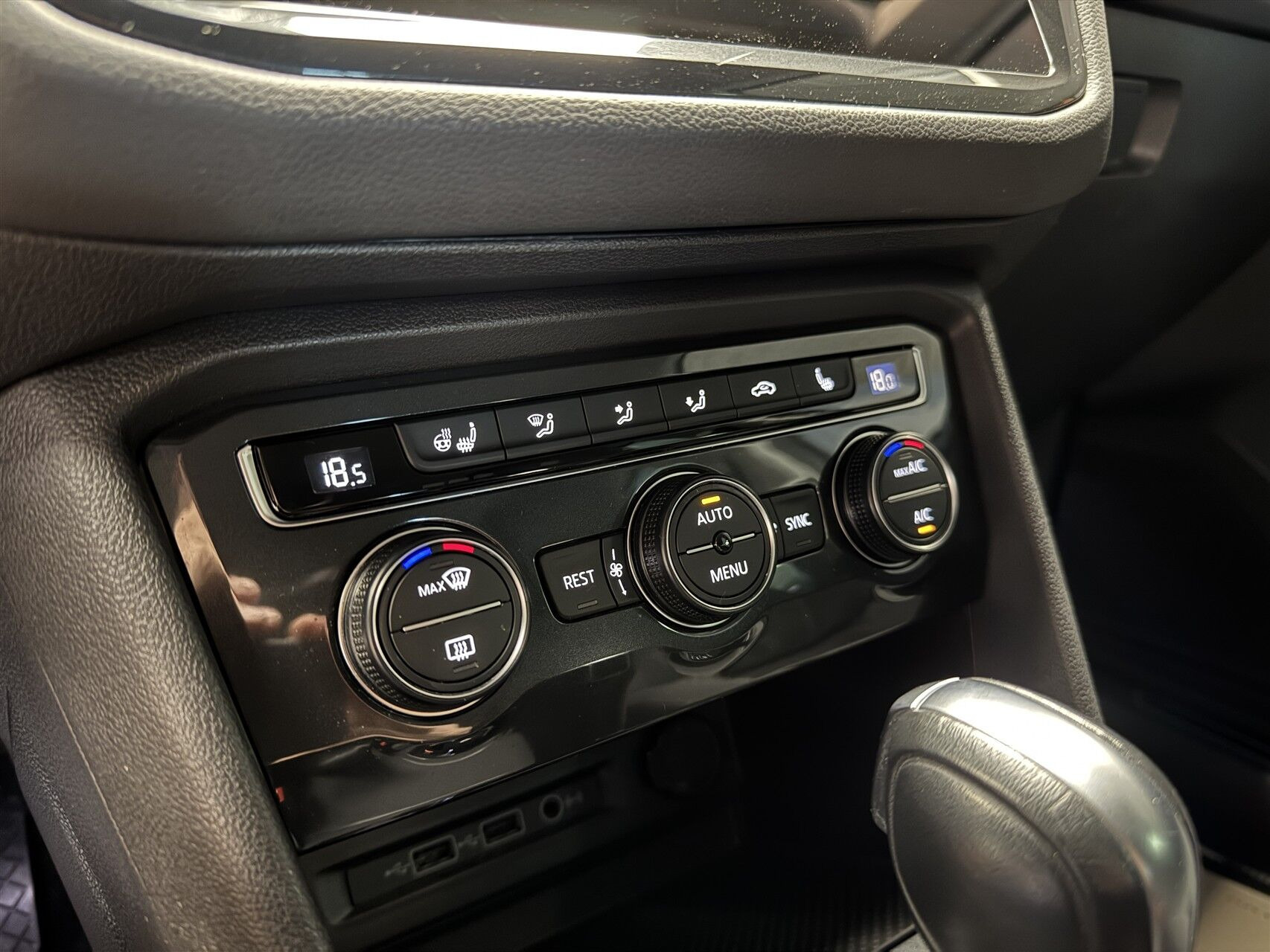 Sort VW Tiguan fra 2020