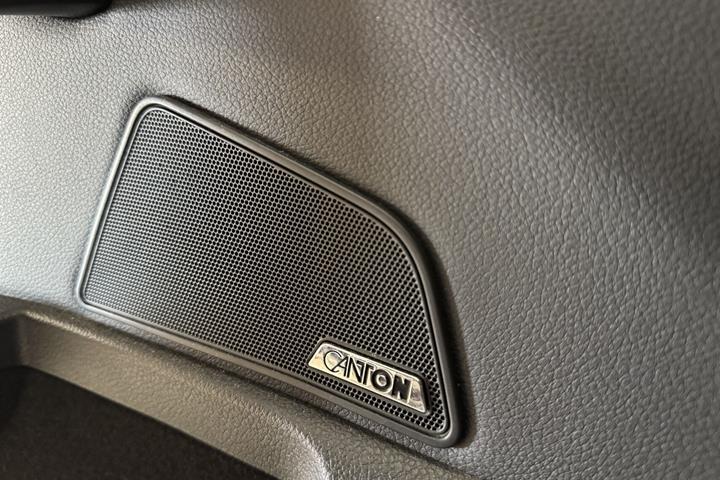 Sort Skoda Superb fra 2018