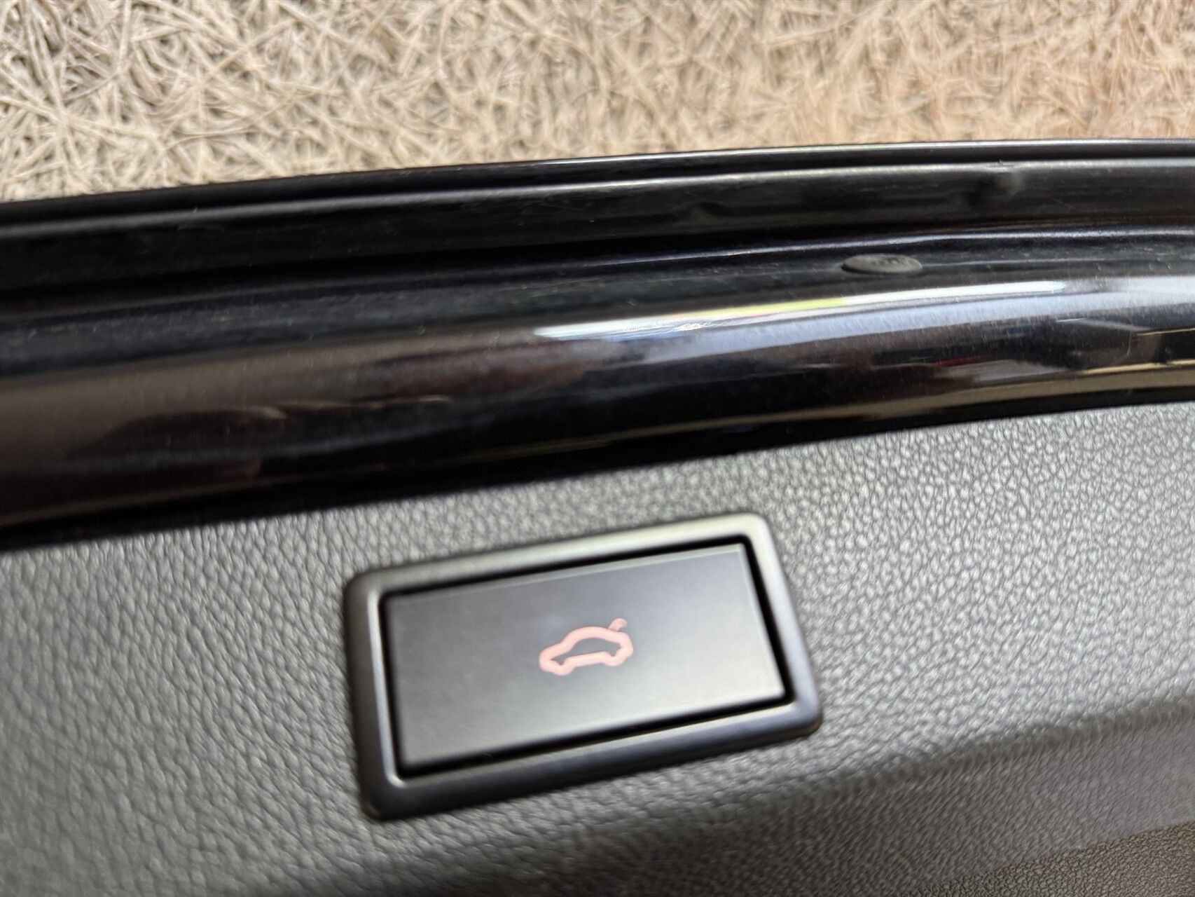 Sort Skoda Superb fra 2018