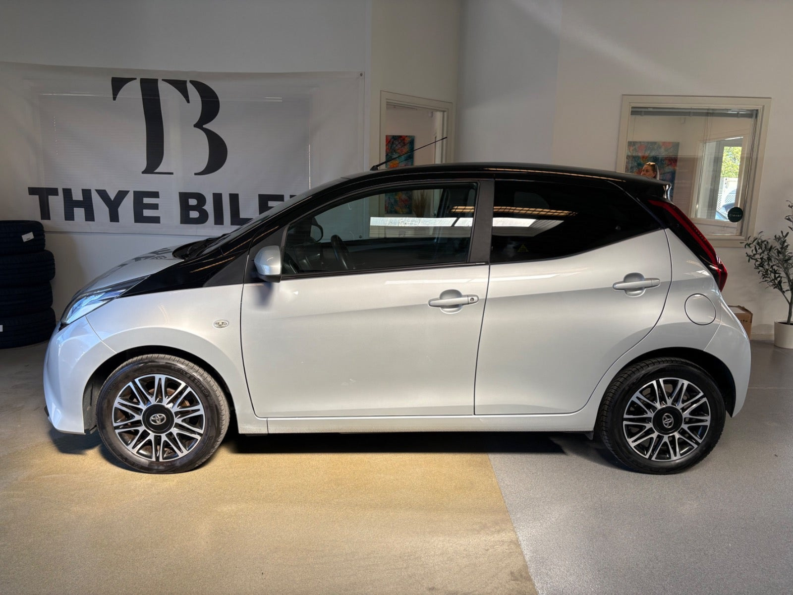 Sølv Toyota Aygo fra 2019