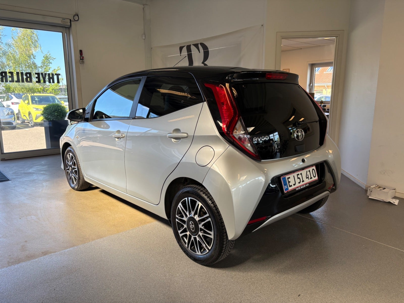 Sølv Toyota Aygo fra 2019