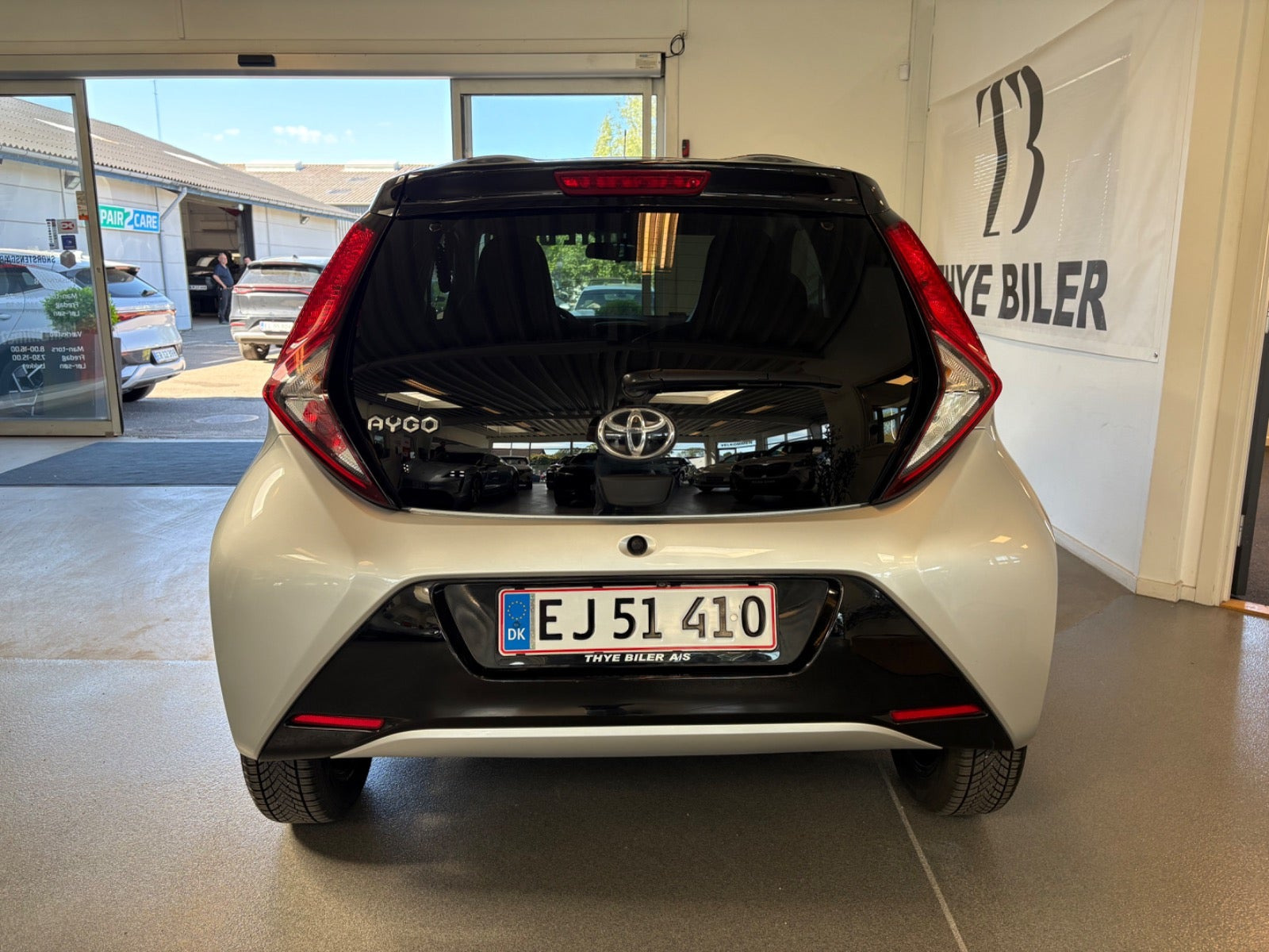 Sølv Toyota Aygo fra 2019