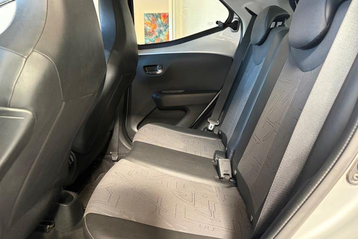 Sølv Toyota Aygo fra 2019