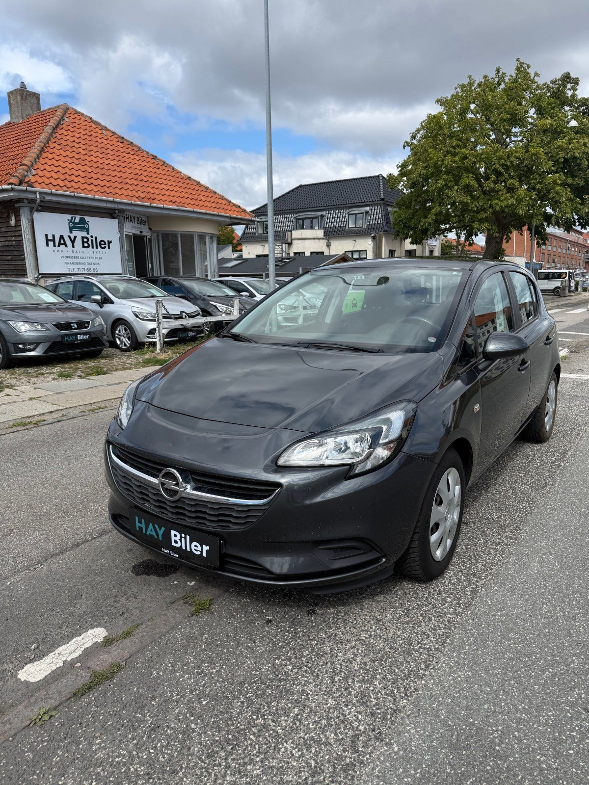 Grå Opel Corsa fra 2017