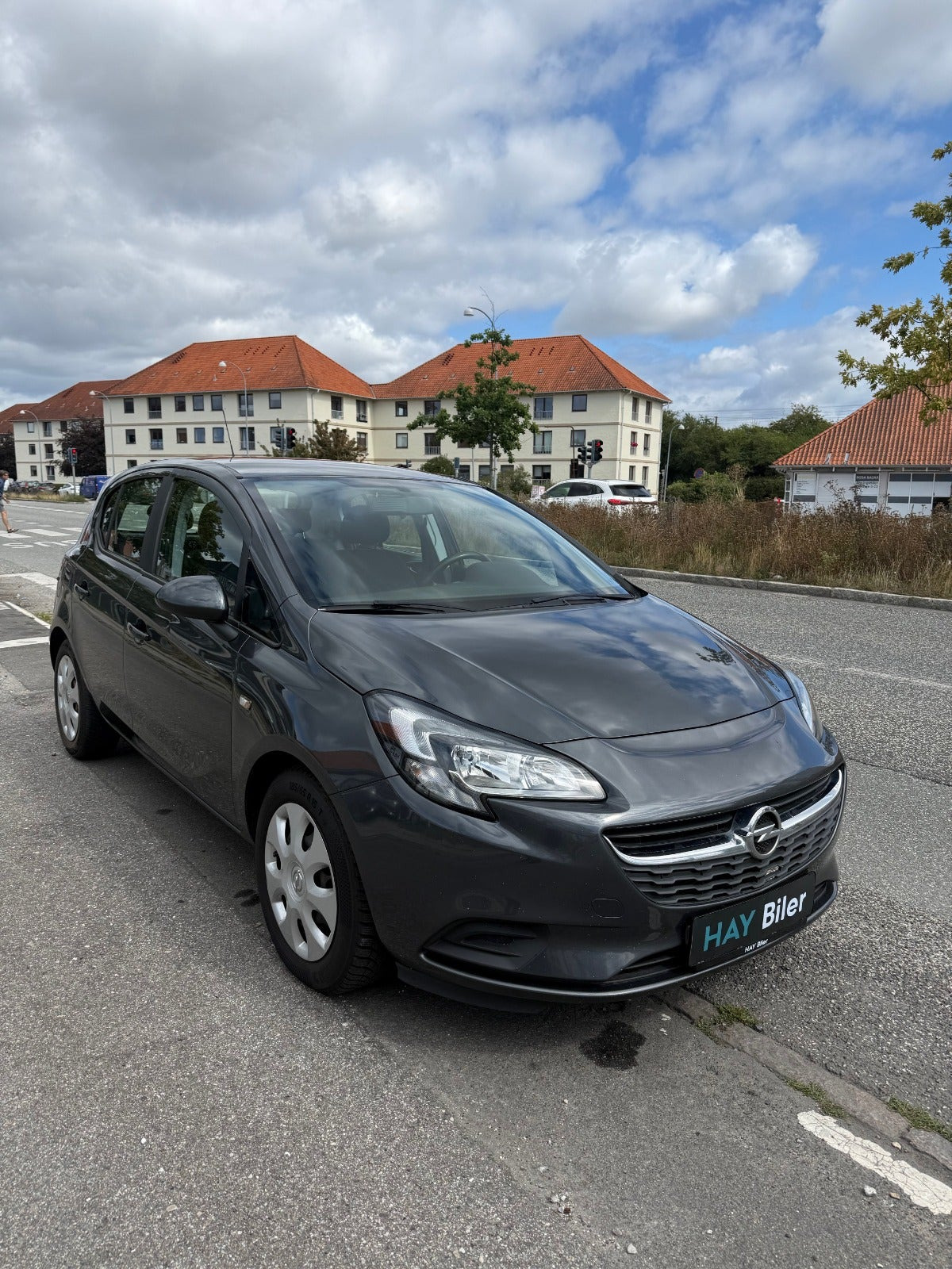 Grå Opel Corsa fra 2017