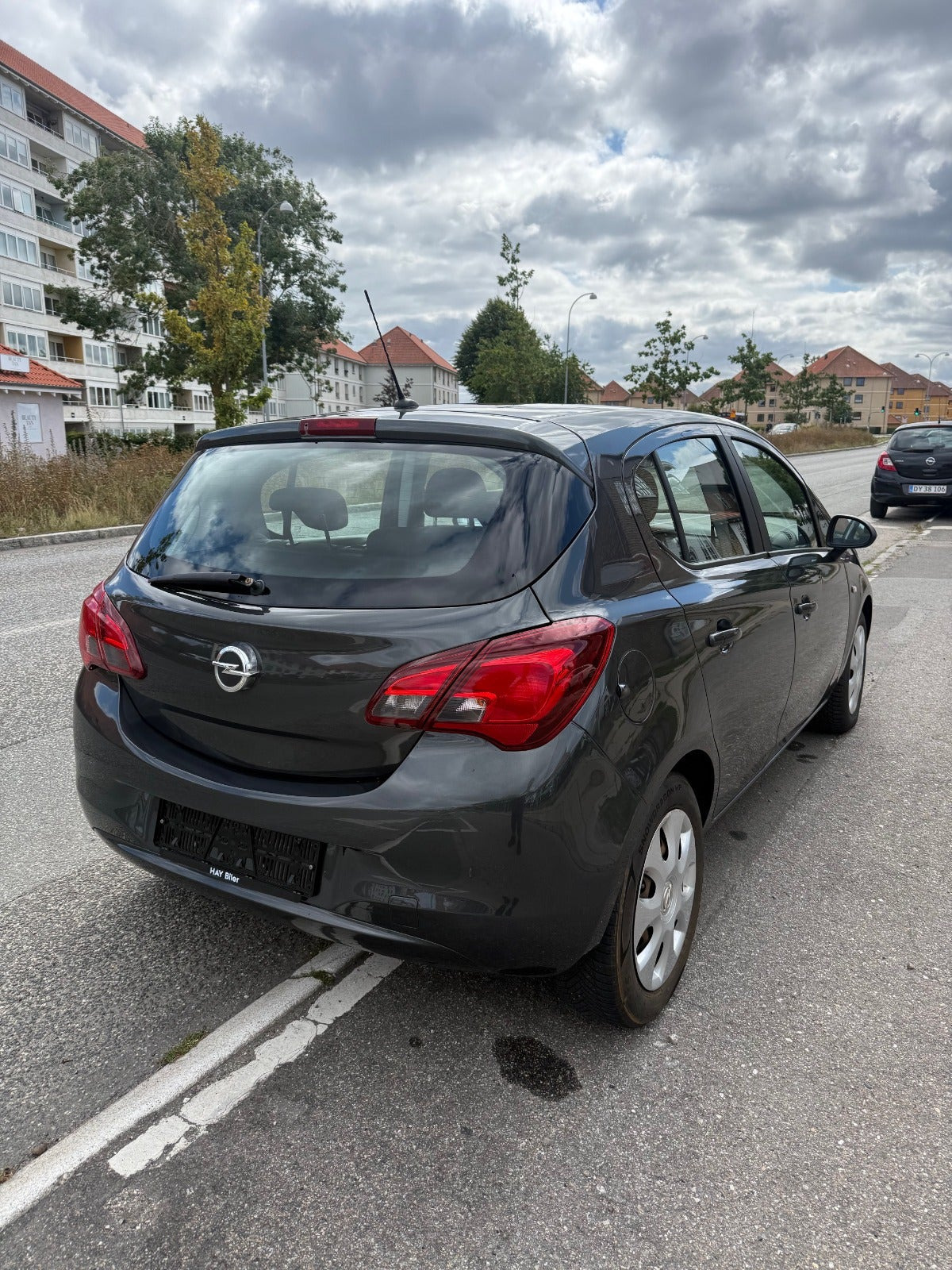 Grå Opel Corsa fra 2017