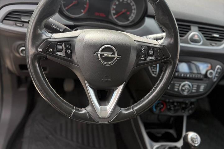 Grå Opel Corsa fra 2017