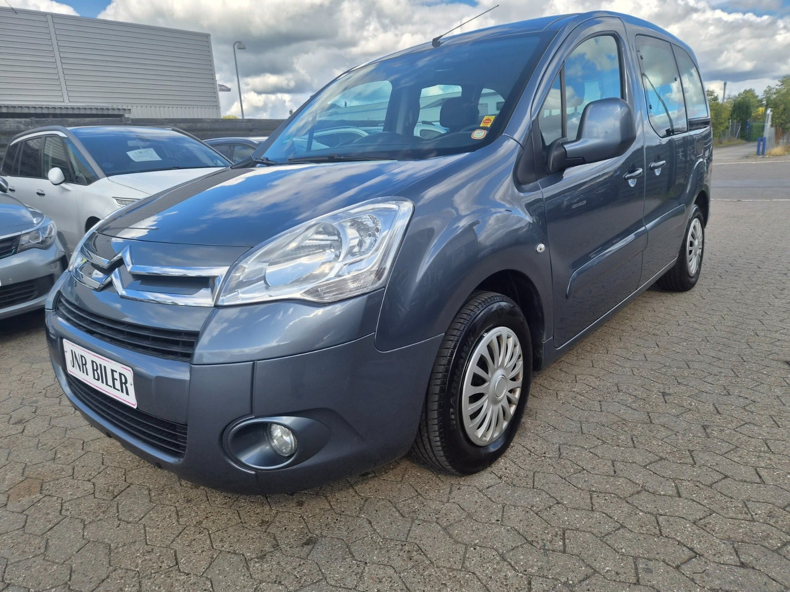 Grå Citroën Berlingo fra 2010