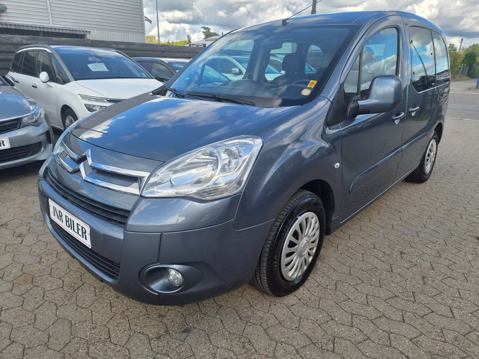 Grå Citroën Berlingo fra 2010