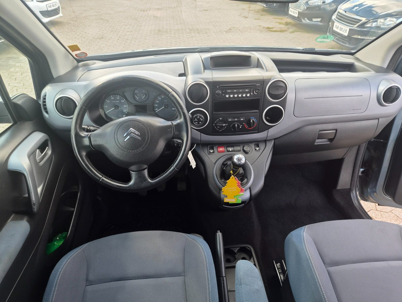 Grå Citroën Berlingo fra 2010