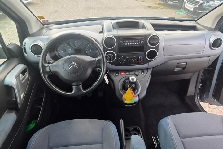 Grå Citroën Berlingo fra 2010