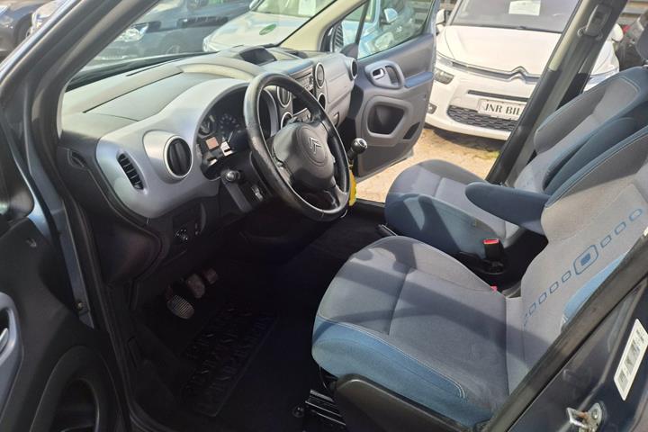 Grå Citroën Berlingo fra 2010